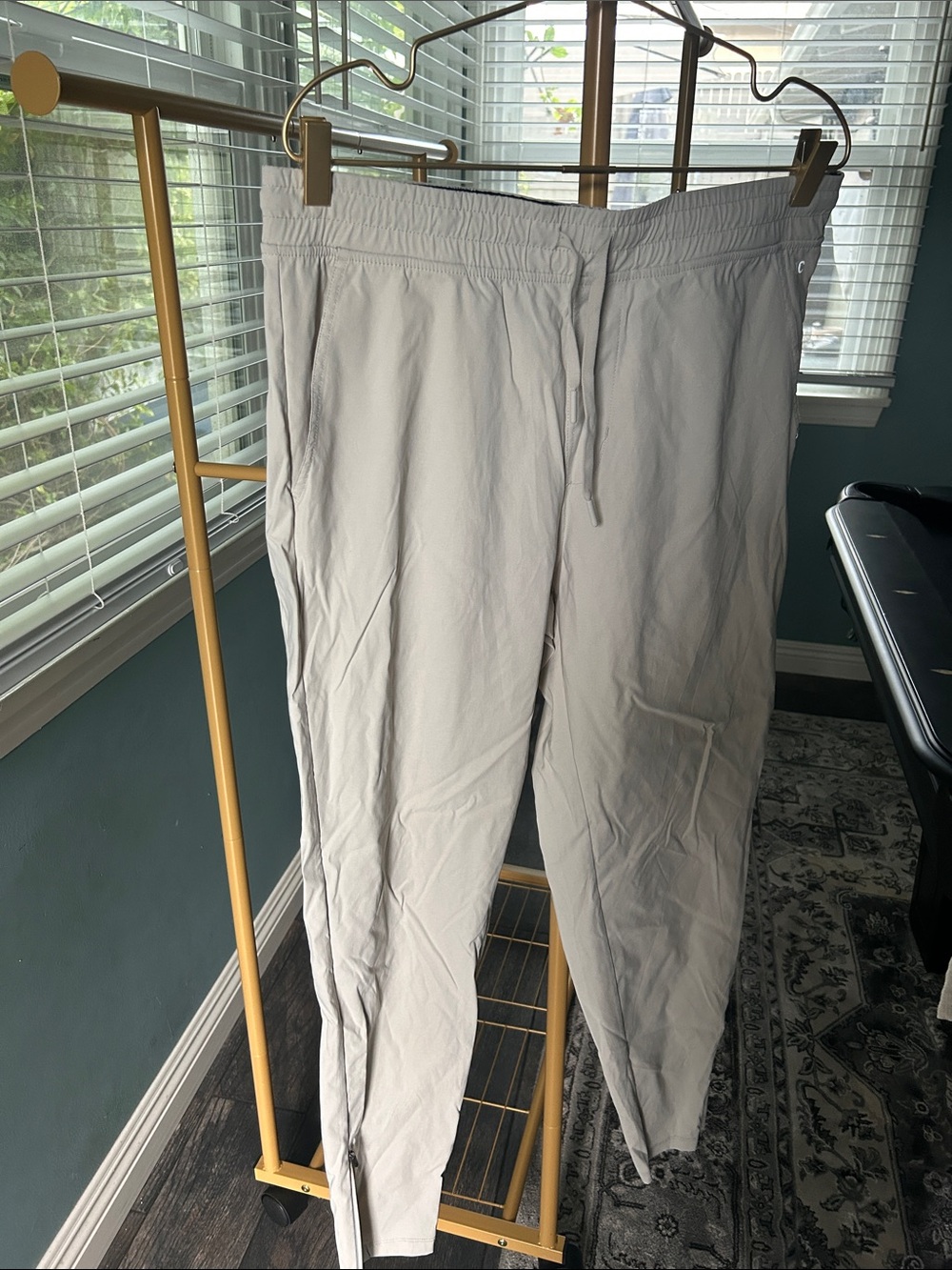 Kenneth Cole Men's cream XL NWT Drawstring Joggers